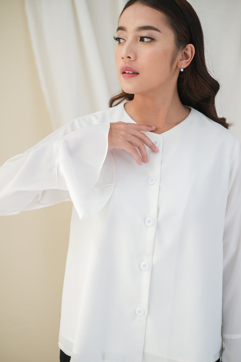 Sarwa Cape Tops - White